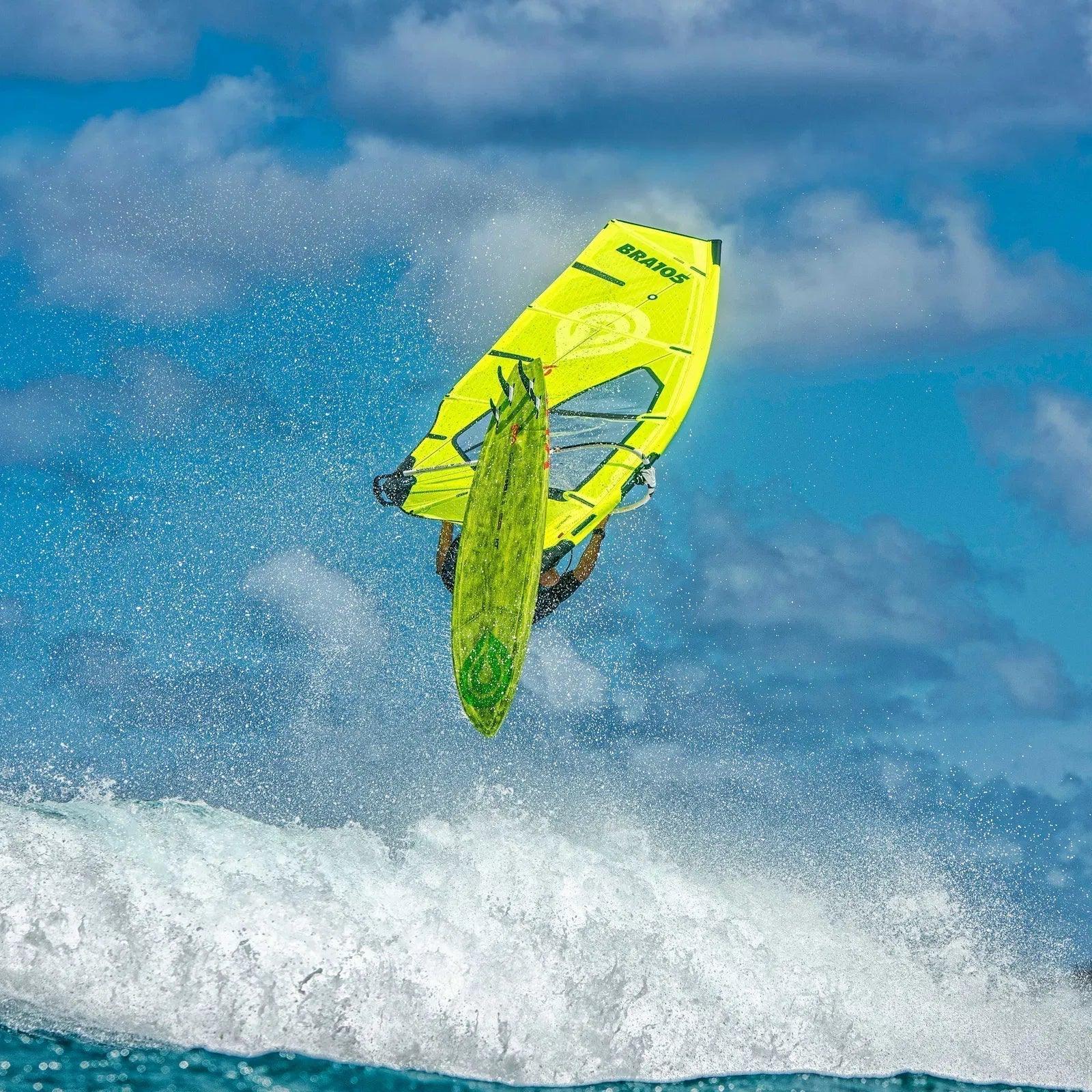 Rigging the Banzai 11 Pro Carbon with Marcilio Browne - Surf1