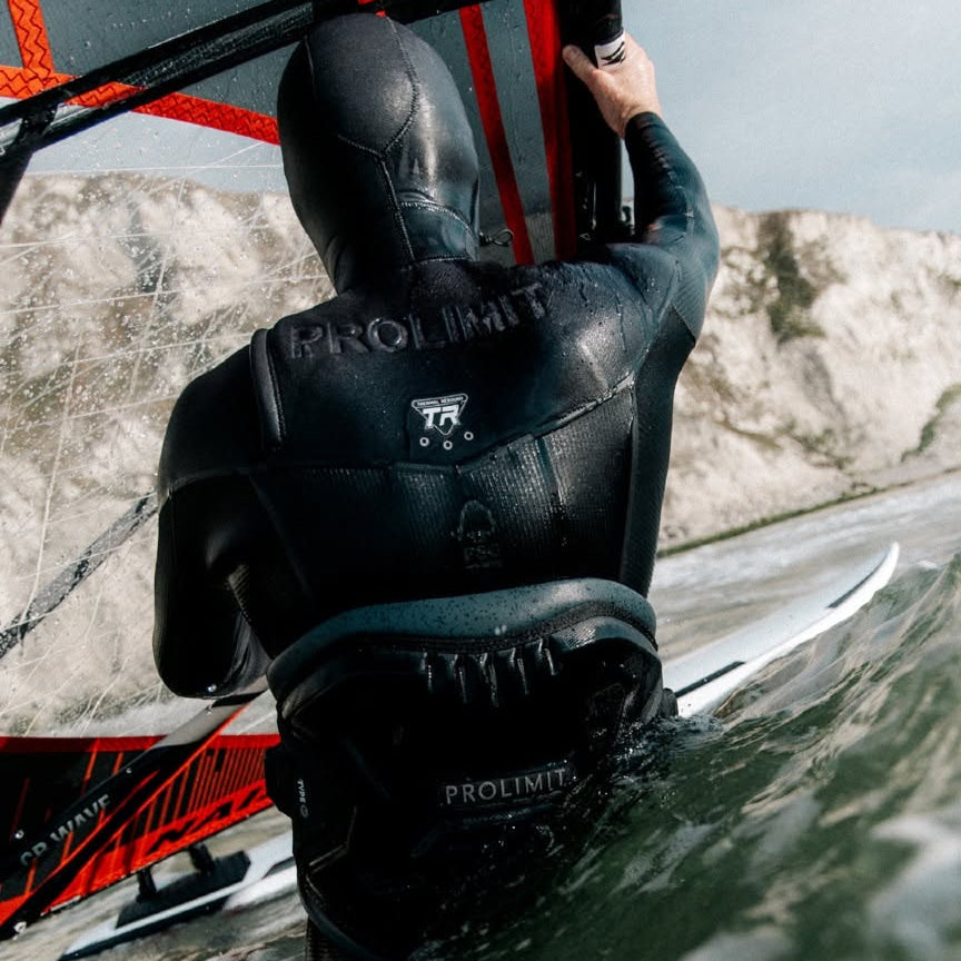 KONTROLLER ELEMENTENE: HVORFOR EN SURFEDRAKT SABOTERER SESSIONEN DIN!