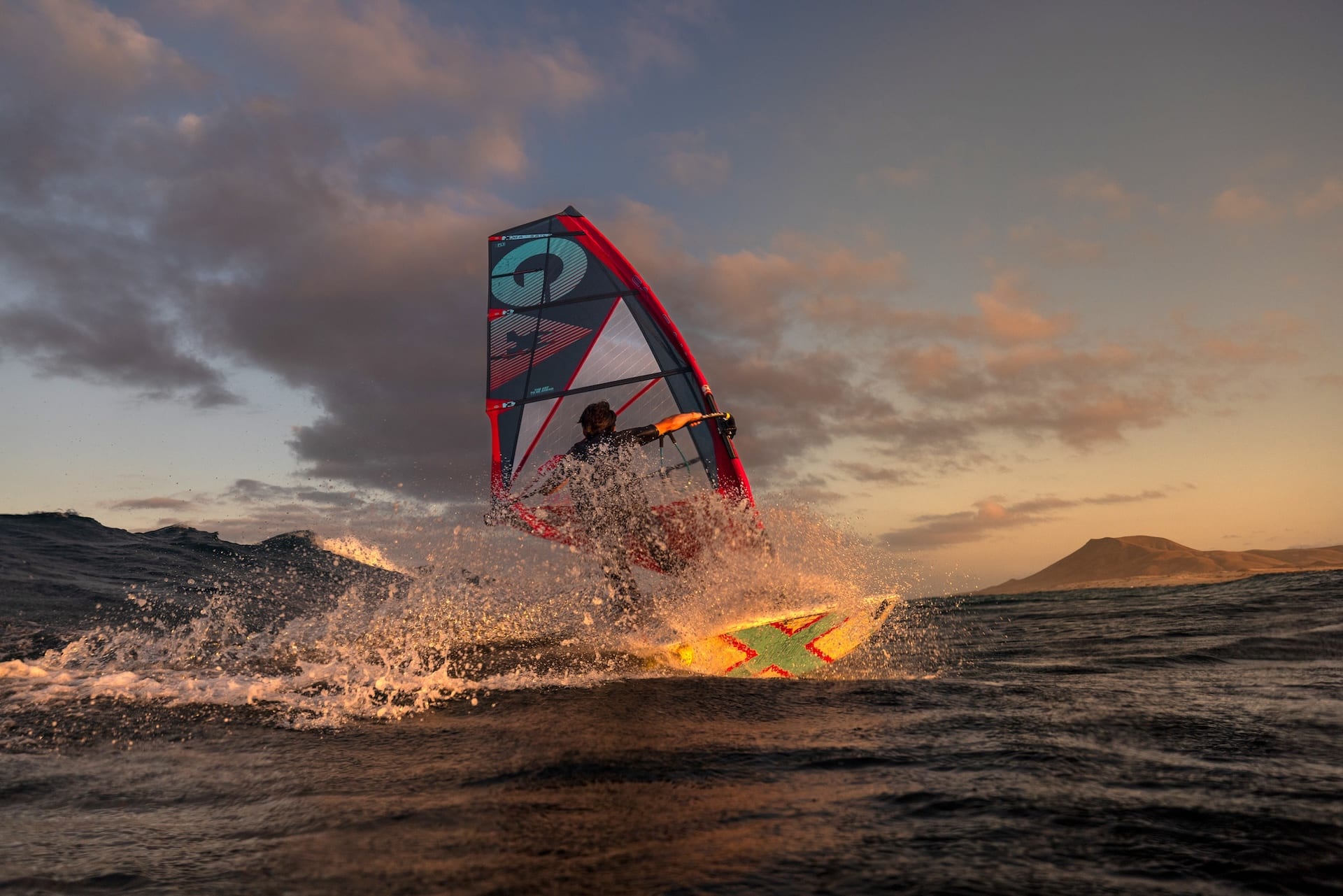 WINDSURFING LAGERTØMMING: SURF1 BLIR  ADDICTED