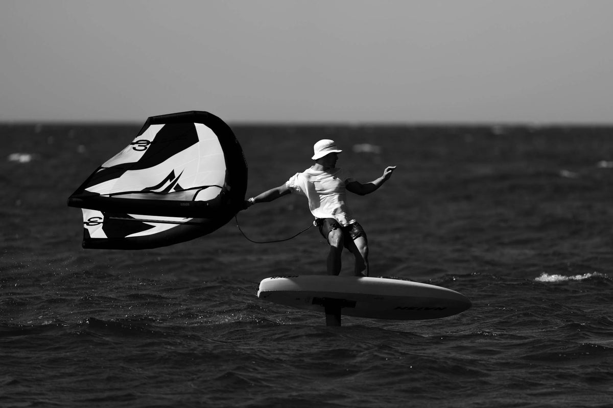 Naish Neutron 2026 — Wave og lettvindsvinge