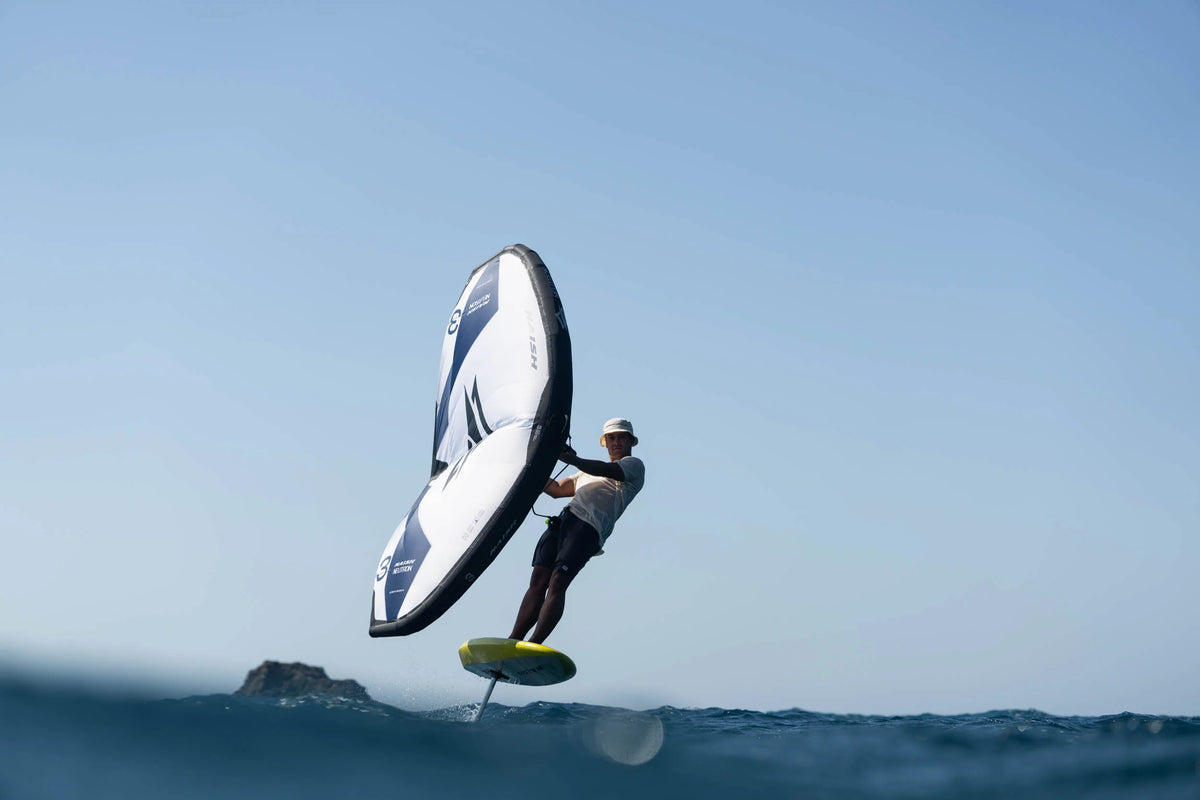 Naish Neutron 2026 — Wave og lettvindsvinge